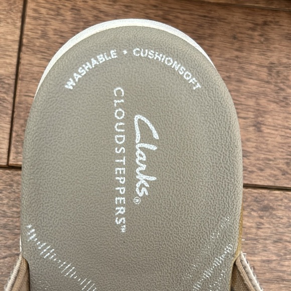 Mira Isle Slide Sandal Clark’s in EUC - Picture 4 of 5